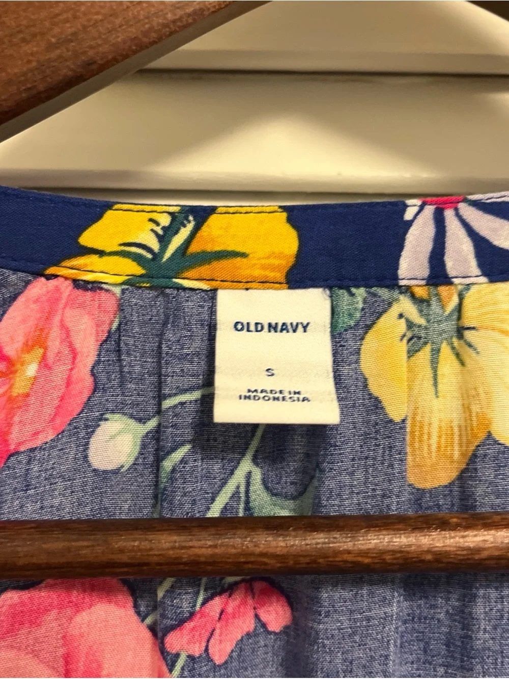 Old Navy Blue Floral V‑Neck Long puff-Sleeve Blouse